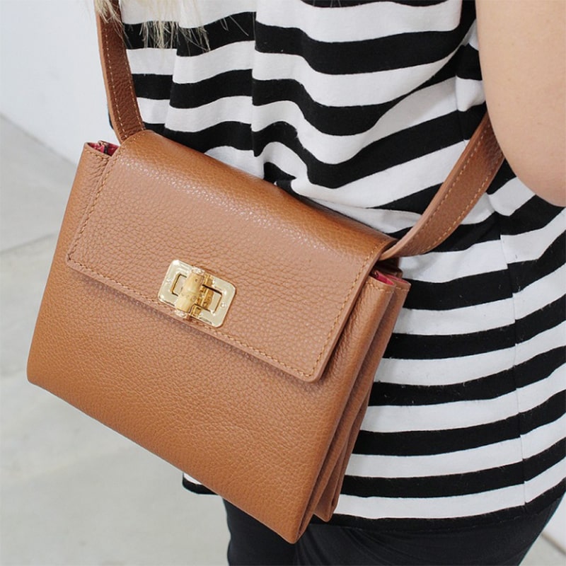 Alva Pochette Cintura Cuoio Indossata 2